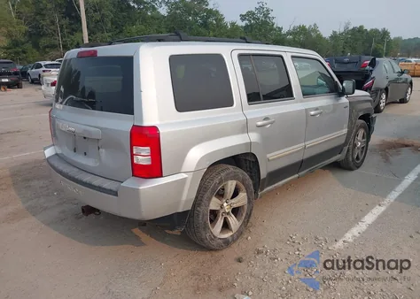 2010 Jeep Patriot Sport из США, поврежденный, VIN 1J4NF1GB4AD620209